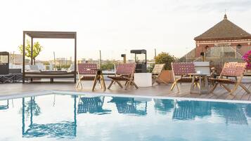 Piscina a l'aire lliure de temporada