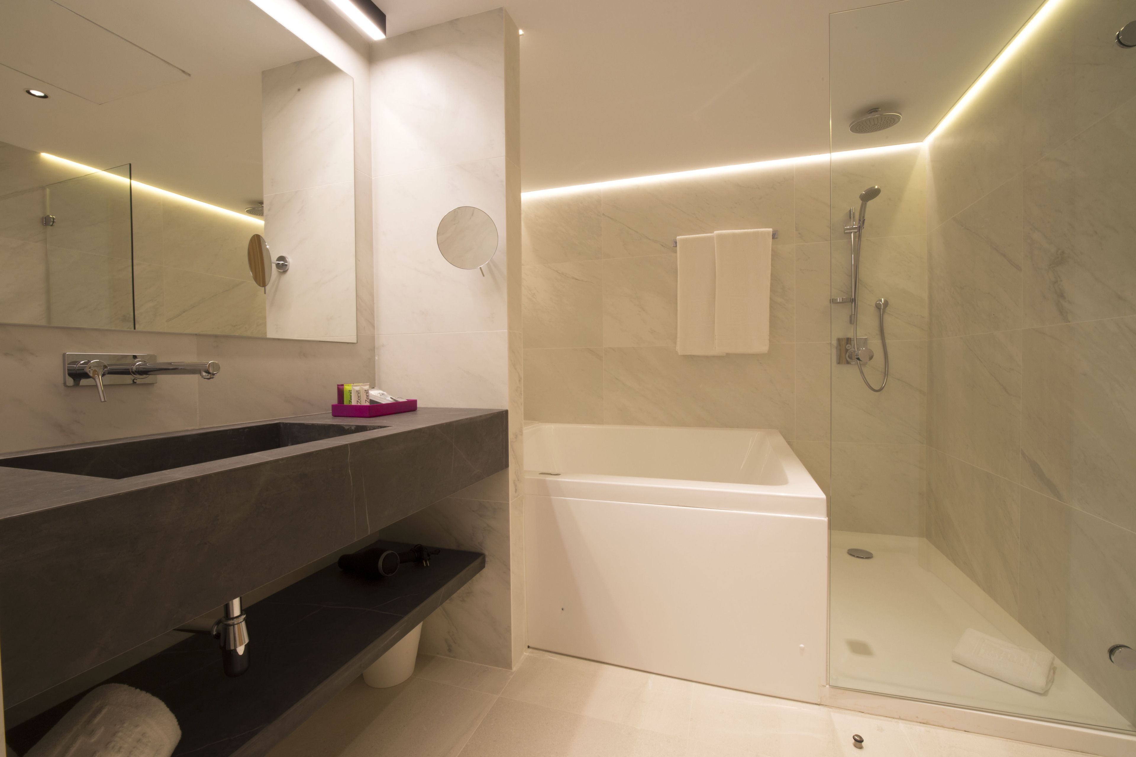 suite, terrace | bathroom | eco-friendly toiletries, hair dryer, towels
