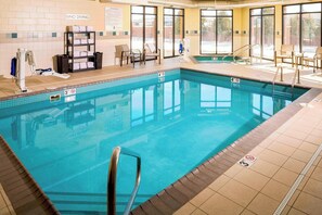 Una piscina cubierta