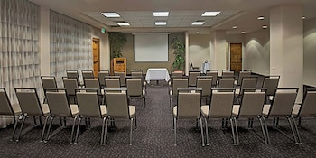 Meeting space at Hilo Hawaiian Hotel, Trademark Collection by Wyndham