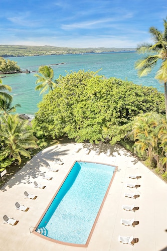 Hilo Hawaiian Hotel, Trademark Collection by Wyndham