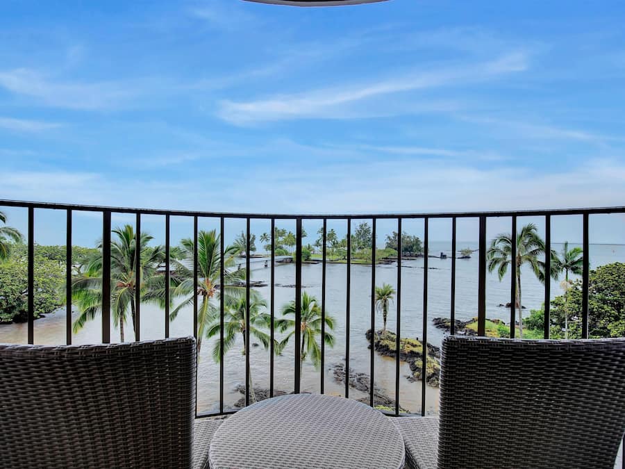 Desk, laptop workspace, iron/ironing board, rollaway beds