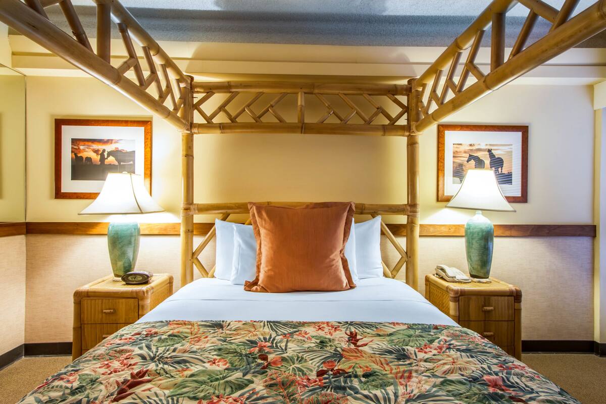 Premium bedding, pillowtop beds, in-room safe, iron/ironing board