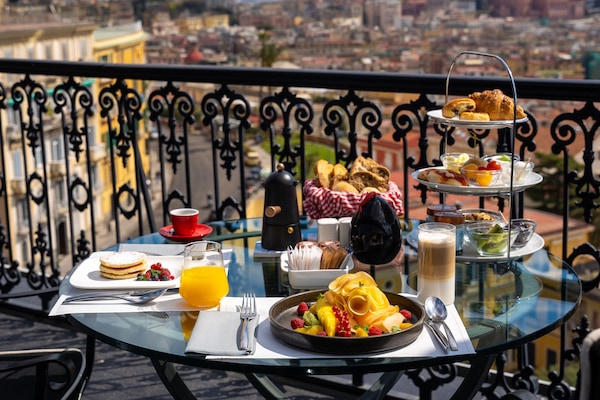 Free daily full breakfast