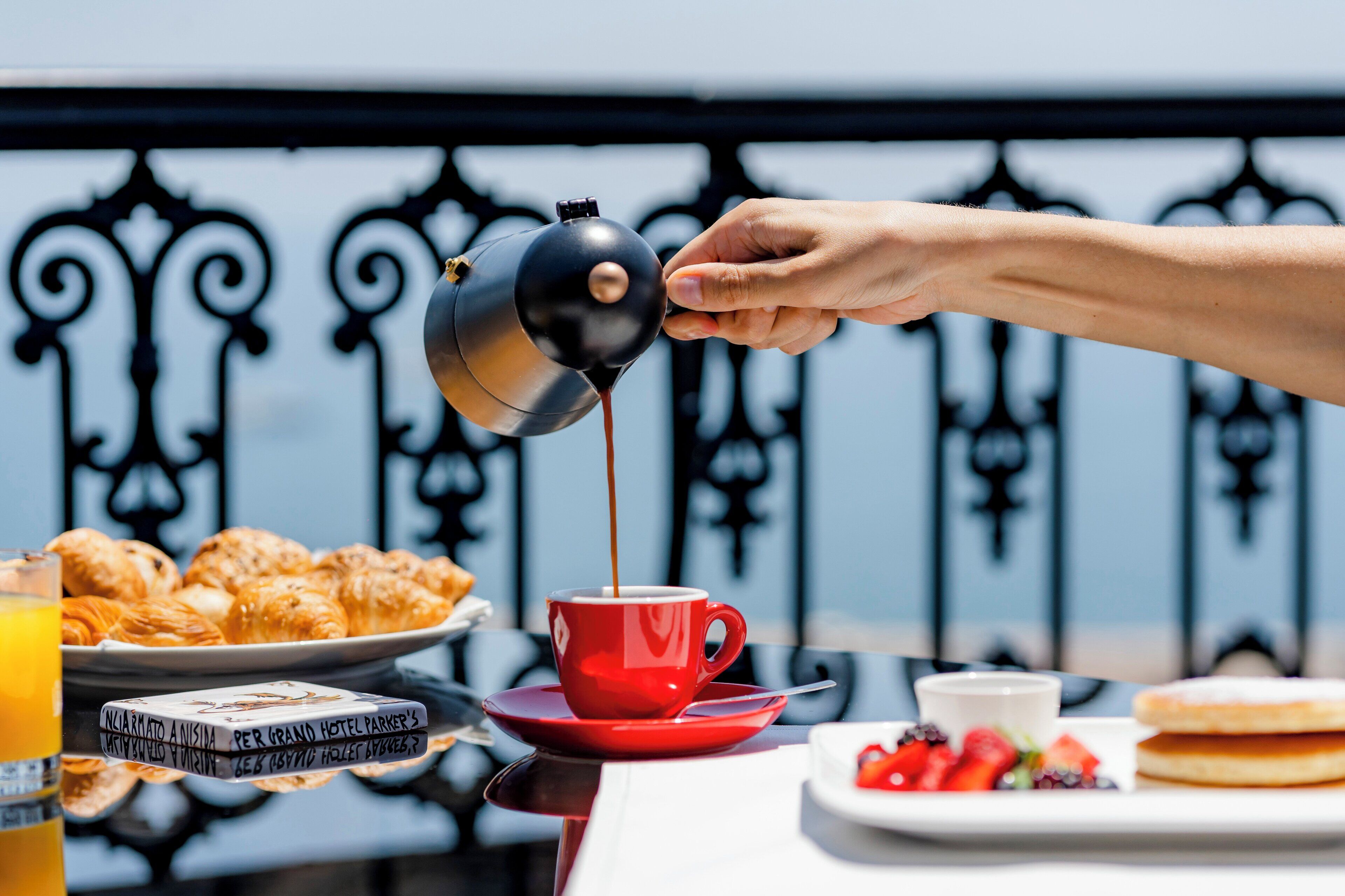 Desayuno completo gratuito y diario