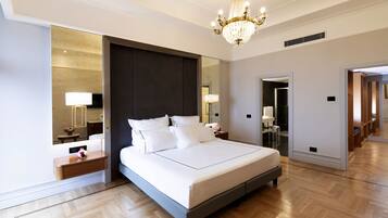 Executive Suite, Sea View | Premium bedding, minibar, in-room safe, individually decorated