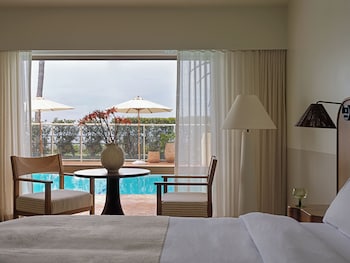 Room, 1 King Bed (Pool Level) | Premium bedding, down comforters, pillowtop beds, minibar at Casa Loma Beach Hotel (formerly The Inn at Laguna Beach)