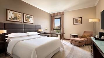 Minibar, caja fuerte, escritorio y sistema de insonorización