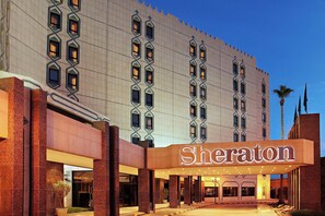 Exterior - Sheraton Riyadh Hotel & Towers (Riyadh)