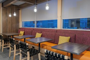 Bao gồm bữa sáng buffet hàng ngày 