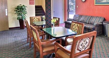 Econo Lodge Lansing - Leavenworth