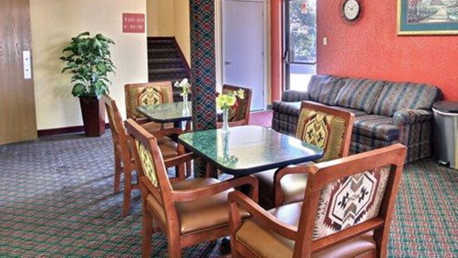 Econo Lodge Lansing - Leavenworth