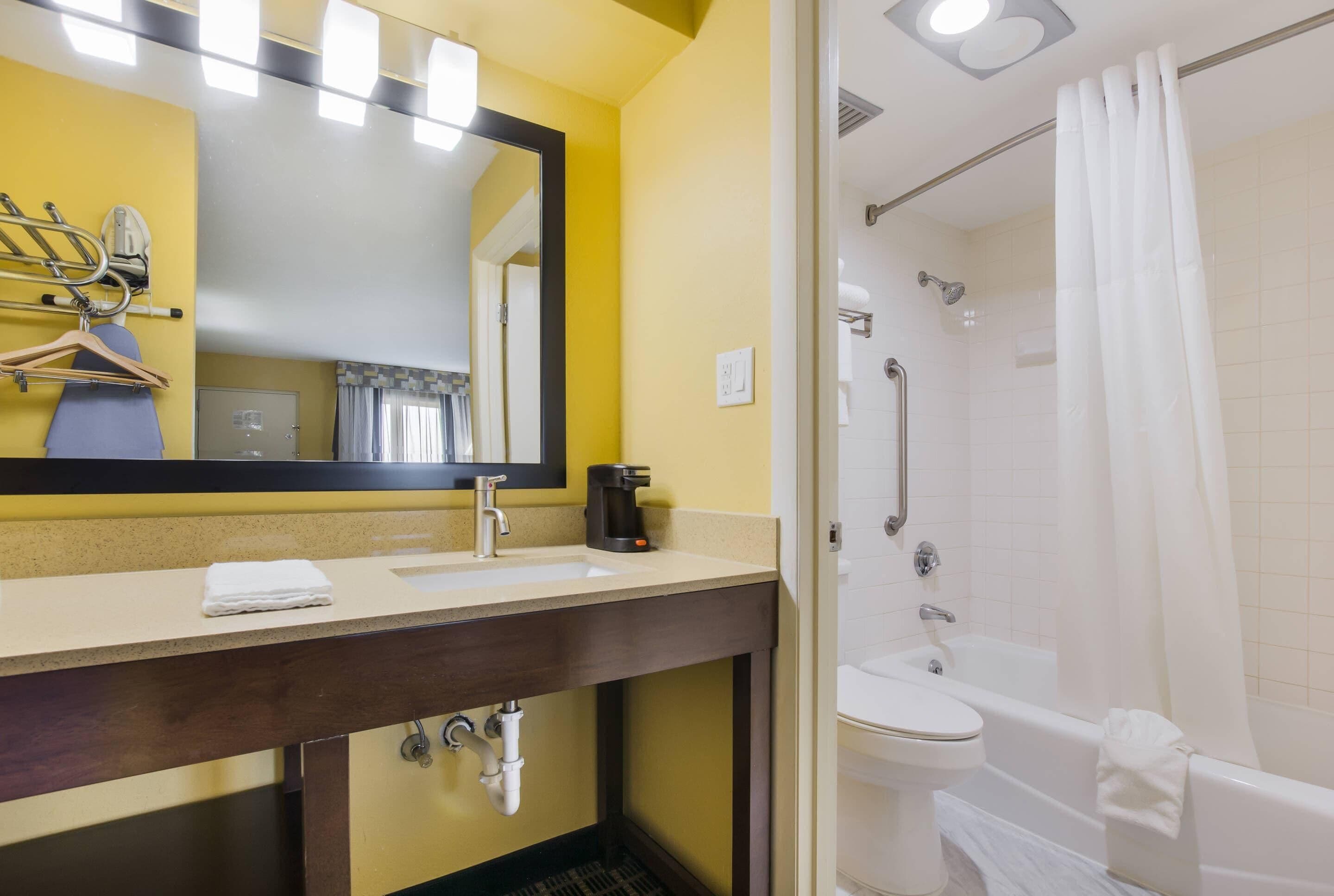 Photo - Quality Inn London North