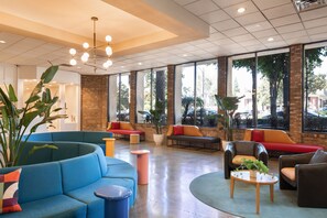 Lobby sitting area - Hotel Burbank (Burbank)