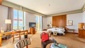 Suite Junior Deluxe avec Balcon | Premium bedding, down duvets, in-room safe, desk