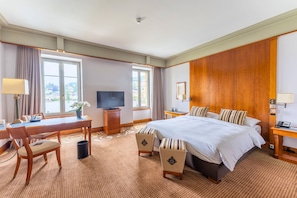 Superior Double Room, Non Smoking | Premium bedding, down comforters, in-room safe, desk