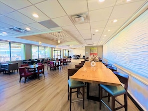 2 restaurants, breakfast, lunch, dinner served; Regional cuisine