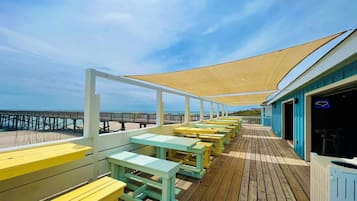 2 restaurants, breakfast, lunch, dinner served; Regional cuisine