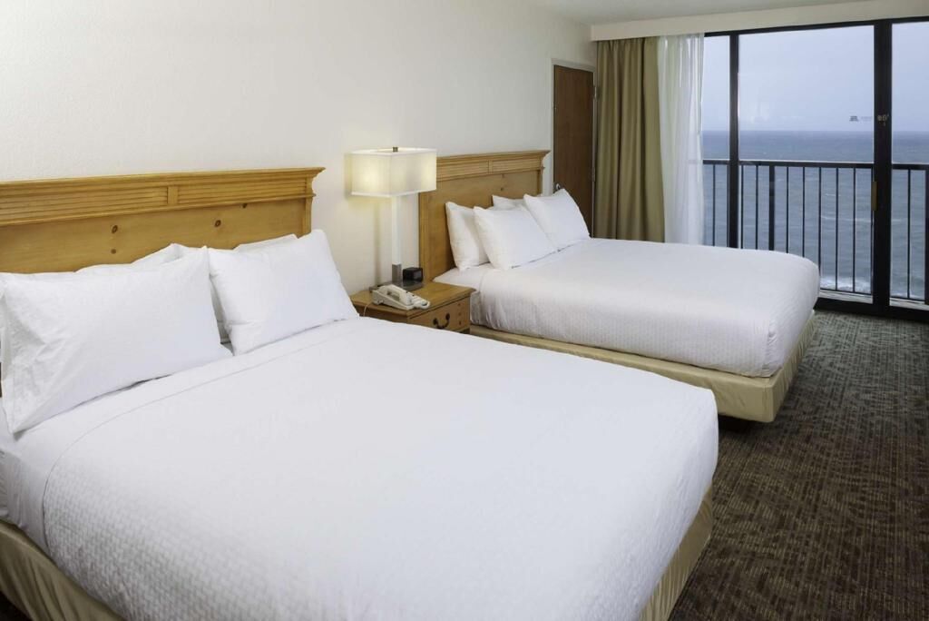 Zimmersafe, Schreibtisch, laptopgeeigneter Arbeitsplatz