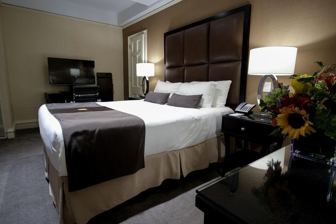 Premium bedding, pillowtop beds, in-room safe, desk