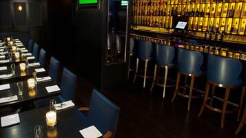 Bar (in der Unterkunft)