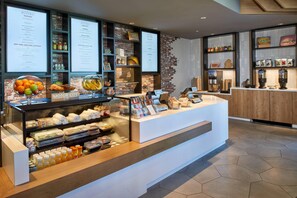 Breakfast, lunch and dinner served - Detroit Marriott at the Renaissance Center (Detroit)