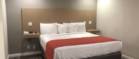 豪華客房, 1 張特大雙人床 | 熨斗/熨衣板、搖籃/嬰兒床、免費無線上網、床單