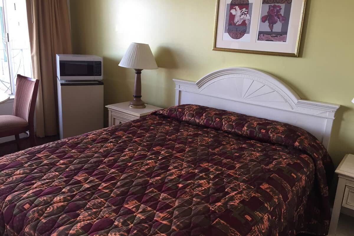 Iron/ironing board (on request), cribs (surcharge), WiFi (free)