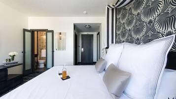 1 bedroom, premium bedding, in-room safe, desk