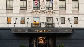 Vista frontal de la propiedad