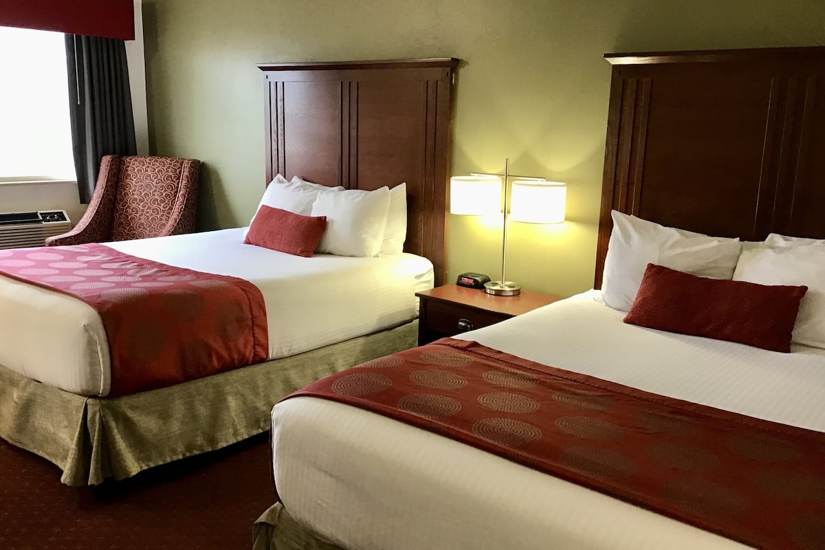 desk, iron/ironing board, free cots/infant beds, rollaway beds