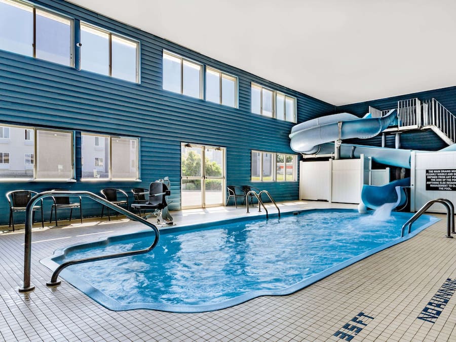Piscina interna, piscina aquecida