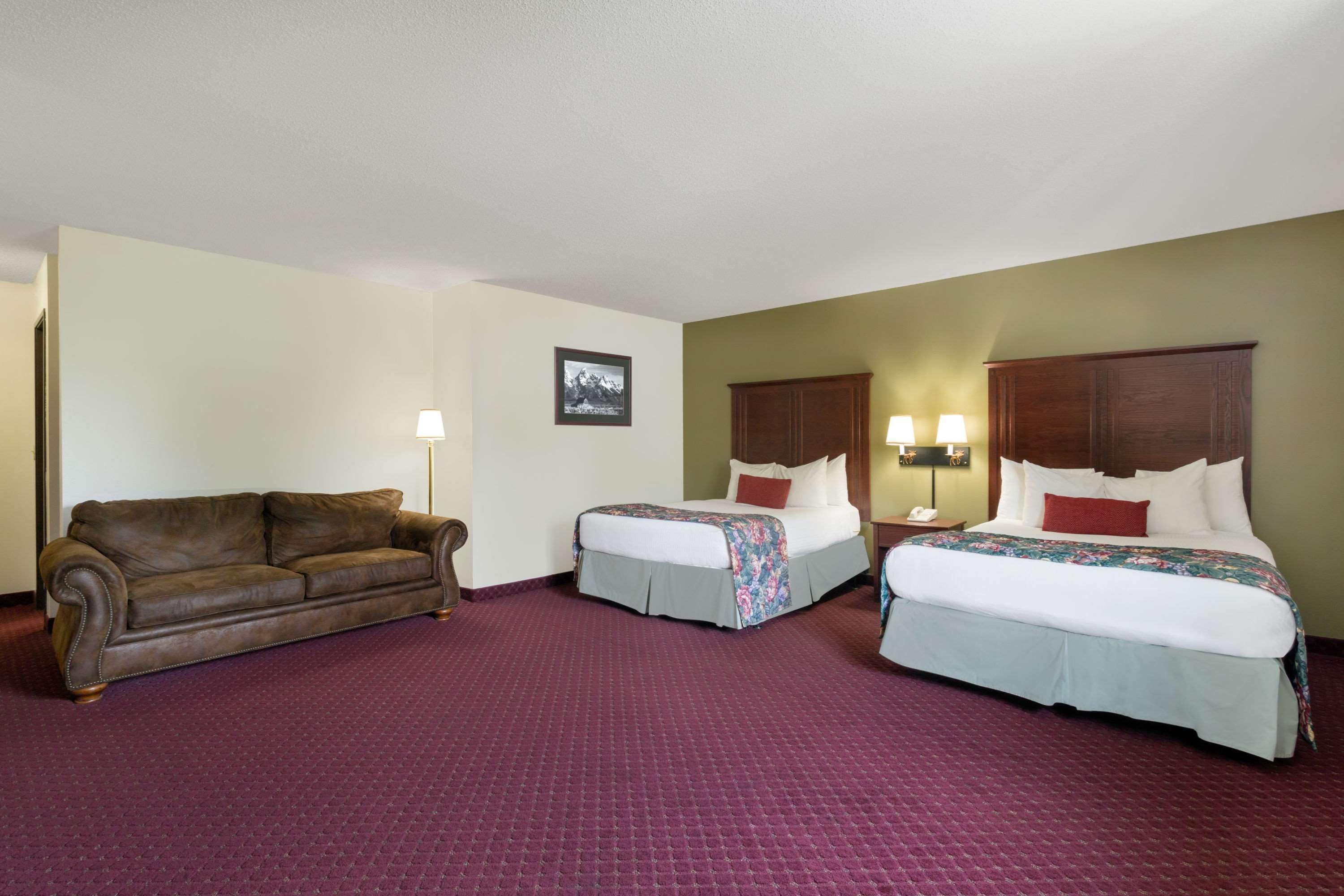 desk, iron/ironing board, free cots/infant beds, rollaway beds