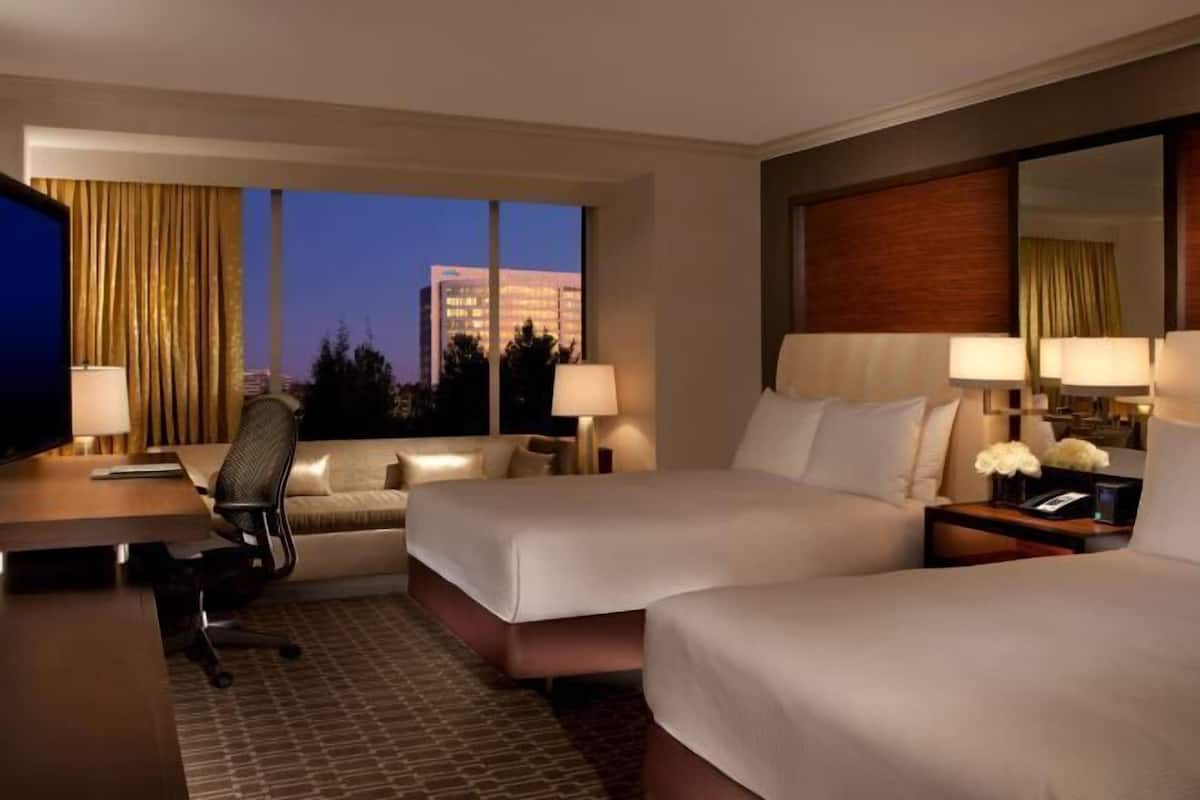 Seprai premium, selimut bulu angsa, bantalan ekstra lembut, dan brankas