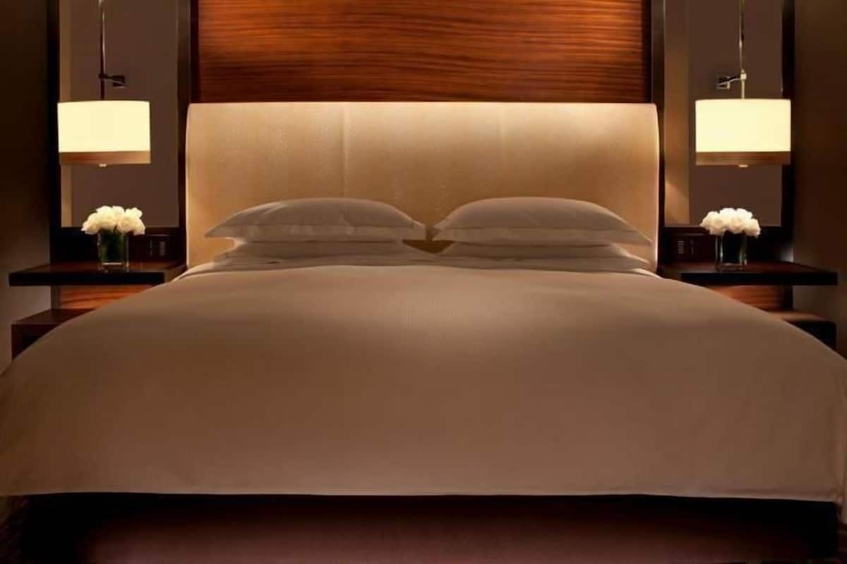 Seprai premium, selimut bulu angsa, bantalan ekstra lembut, dan brankas