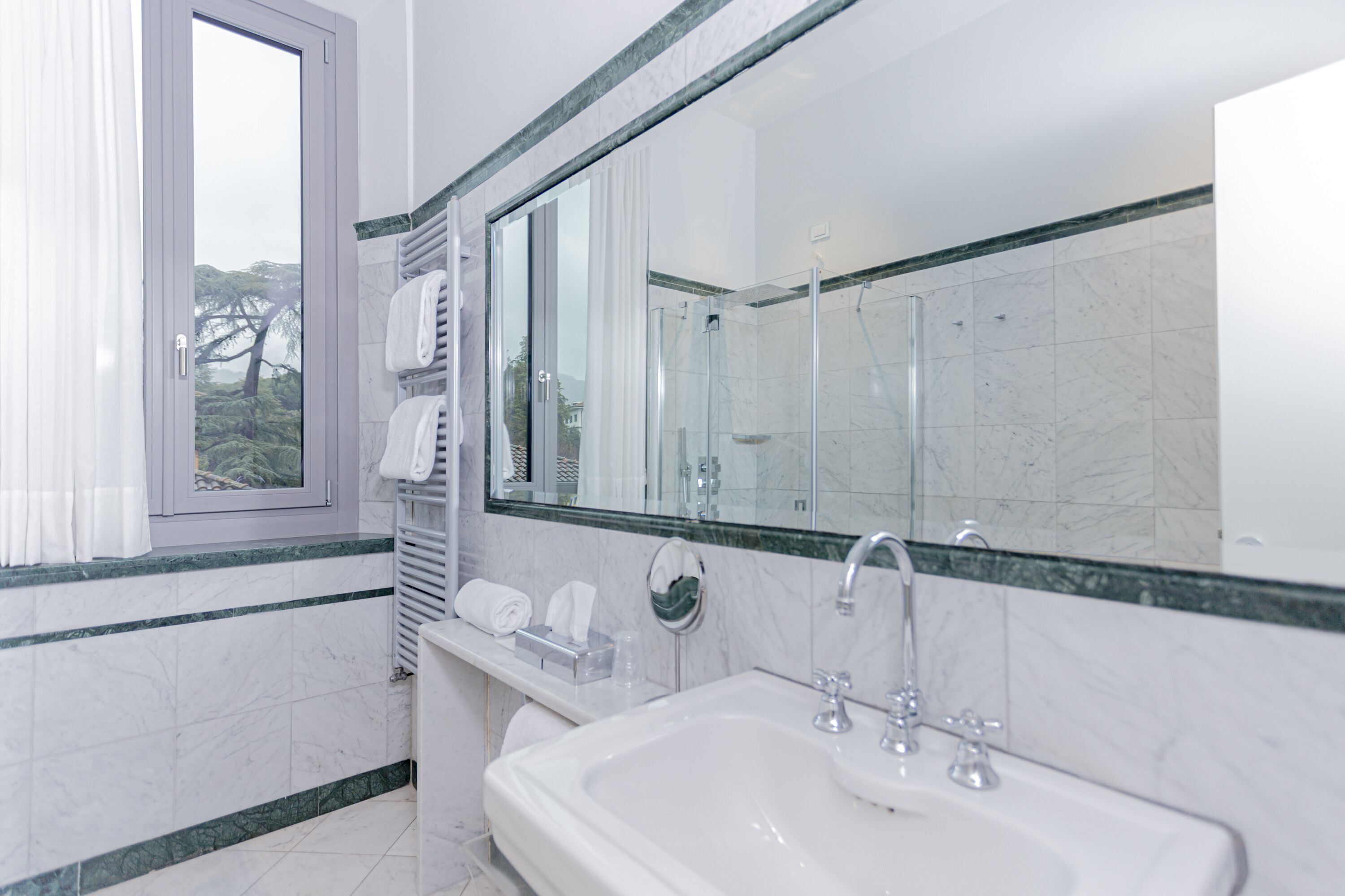 Salle de bain | Ensemble baignoire-douche, baignoire profonde