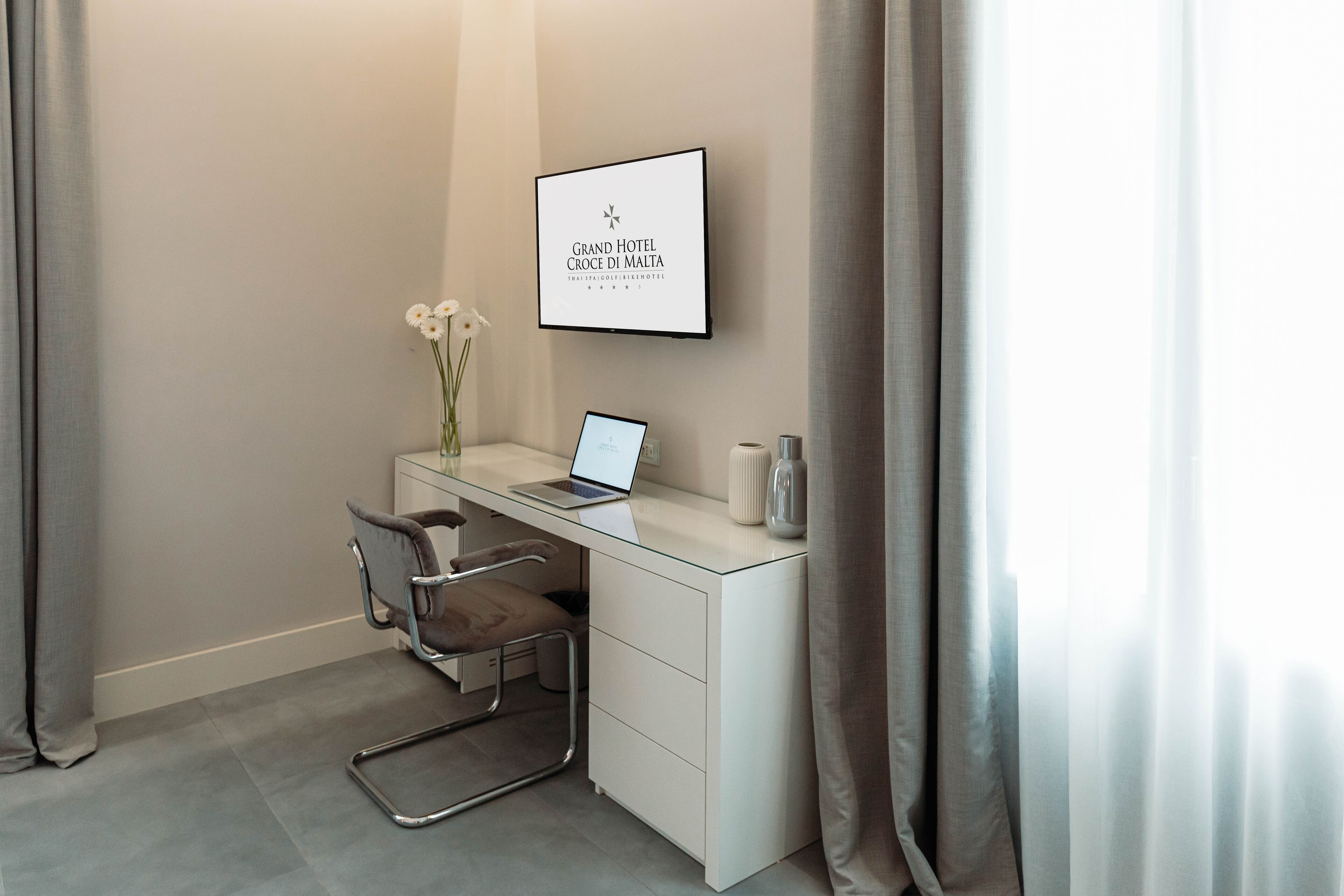 superior double room | 2 bedrooms, premium bedding, minibar, in-room safe