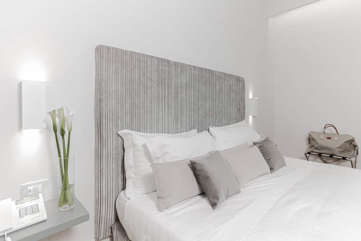 Superior Single Room | 2 bedrooms, premium bedding, minibar, in-room safe