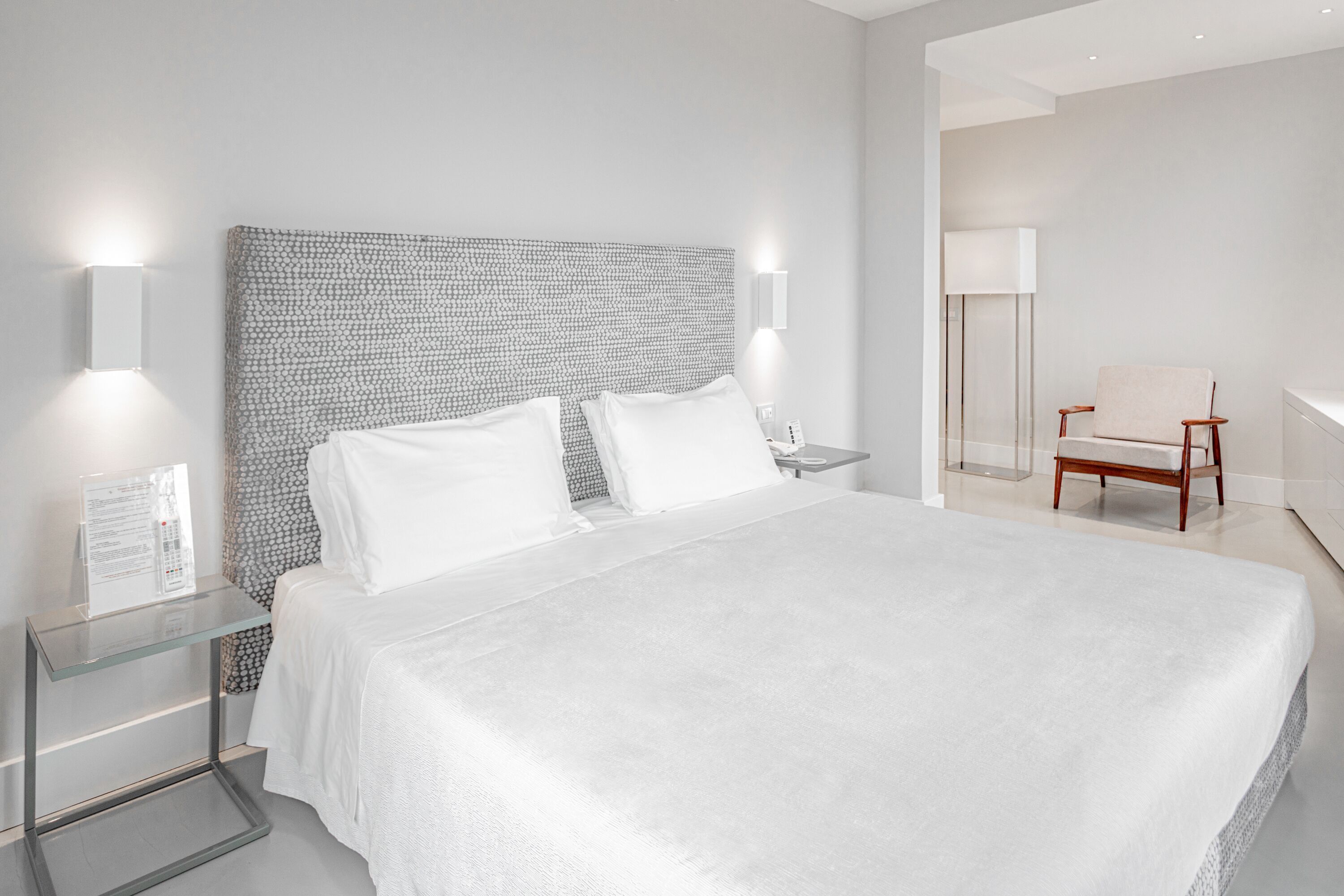 Literie de qualité, minibar, coffre-fort, bureau