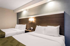 Desk, blackout curtains, soundproofing, iron/ironing board - Quality Inn West Springfield (West Springfield)