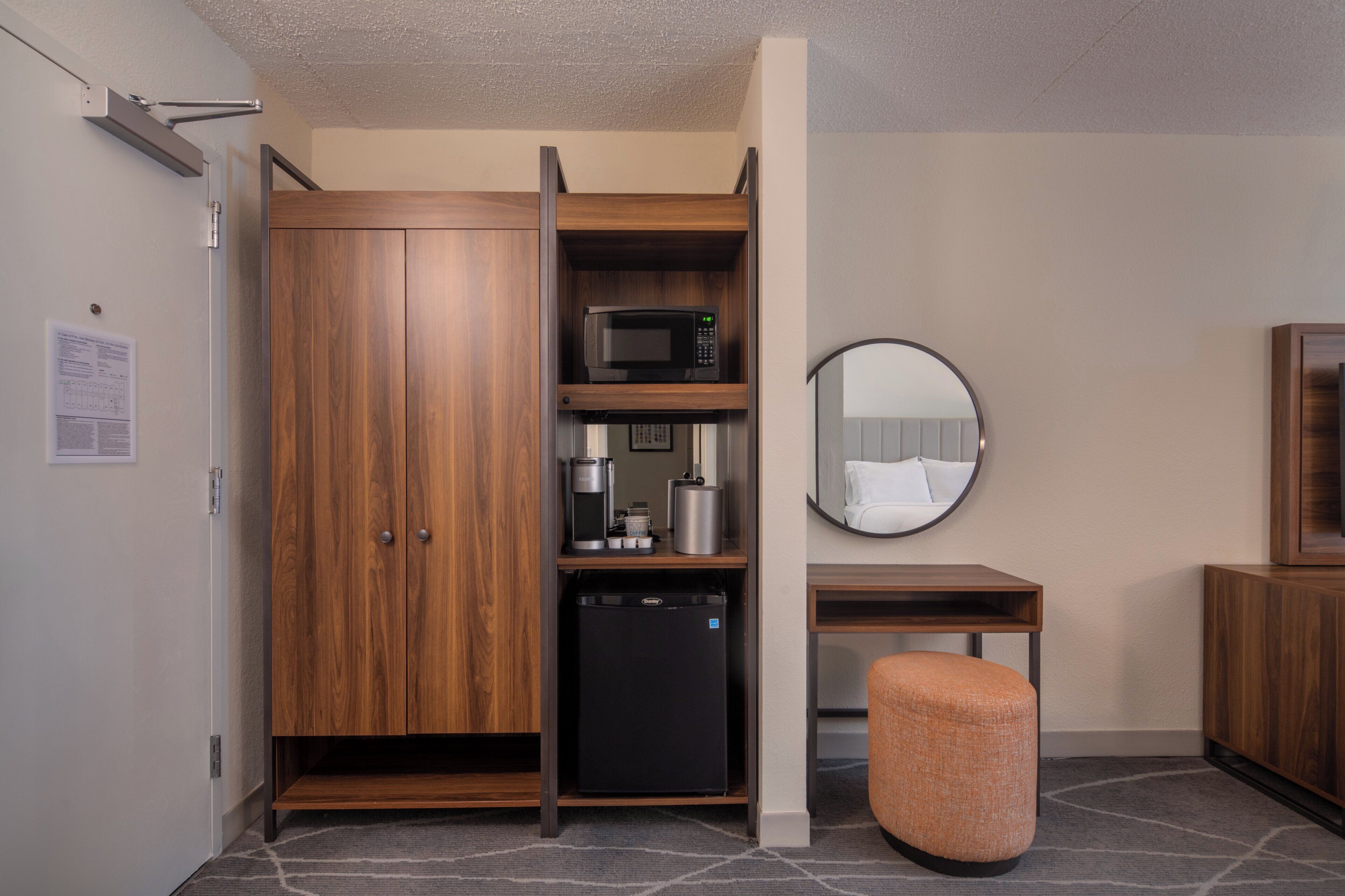 Photo - Holiday Inn Express & Suites Charleston DWTN - Medical CTR by IHG