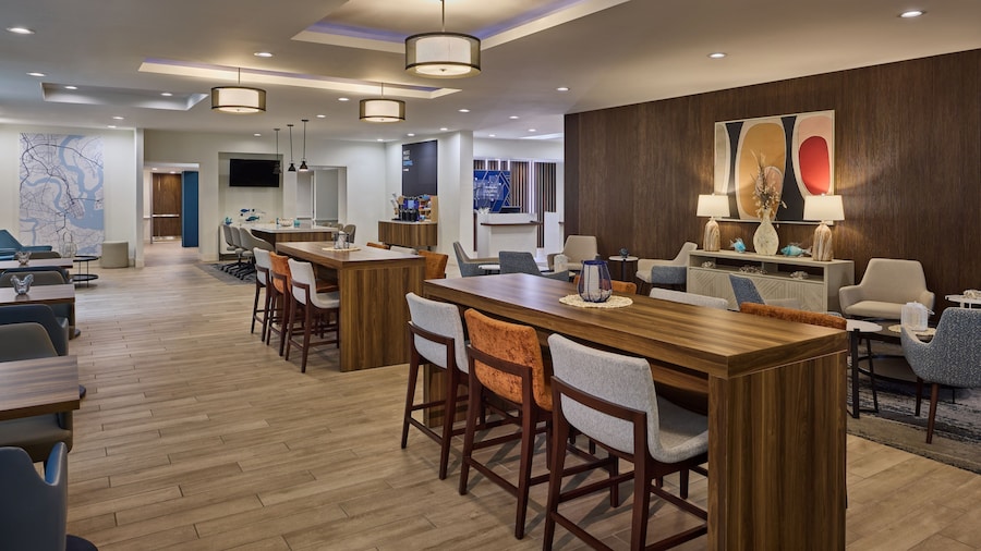 Holiday Inn Express & Suites Charleston Dwtn - Westedge by IHG