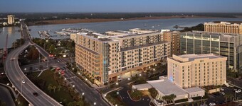 Holiday Inn Express & Suites Charleston Dwtn - Westedge by IHG