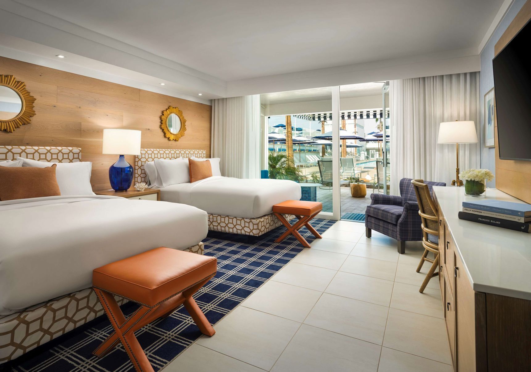 Premium bedding, in-room safe, iron/ironing board, free WiFi