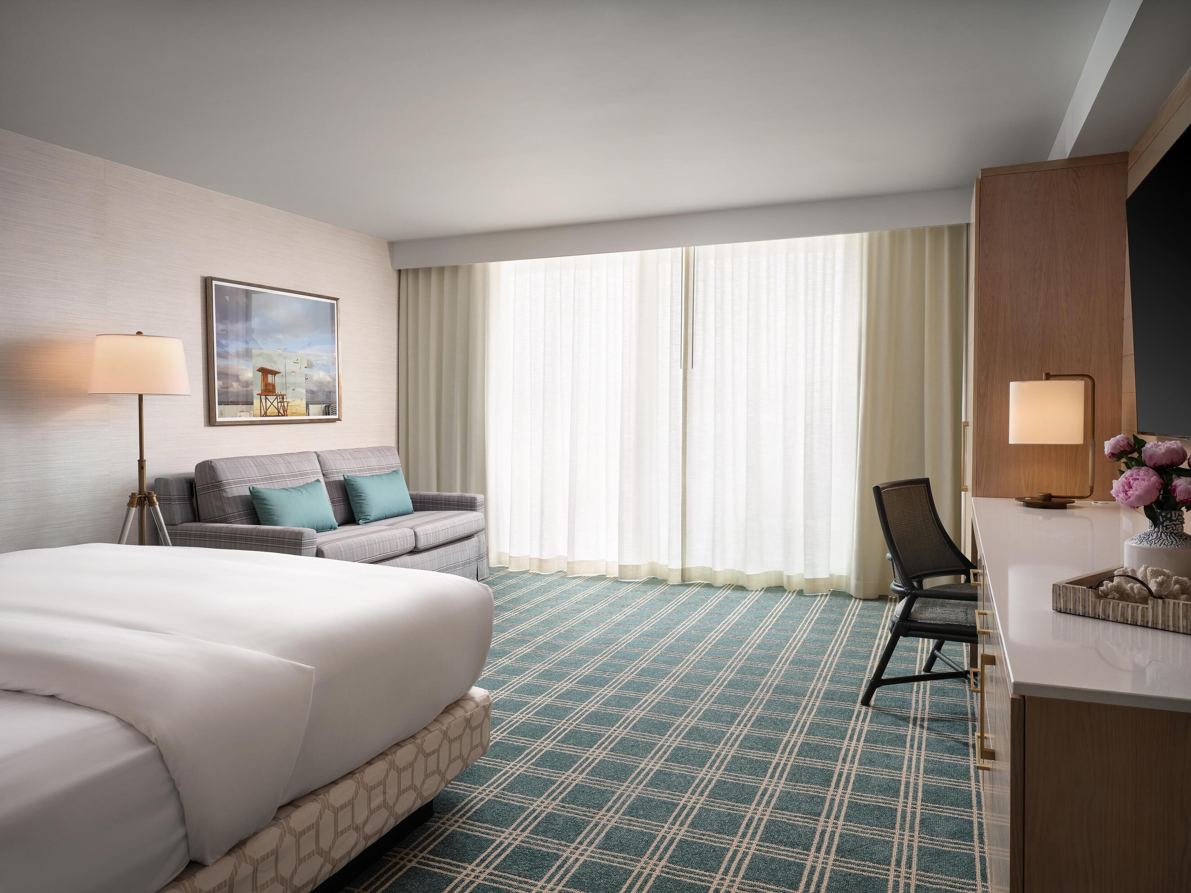 Premium bedding, in-room safe, iron/ironing board, free WiFi