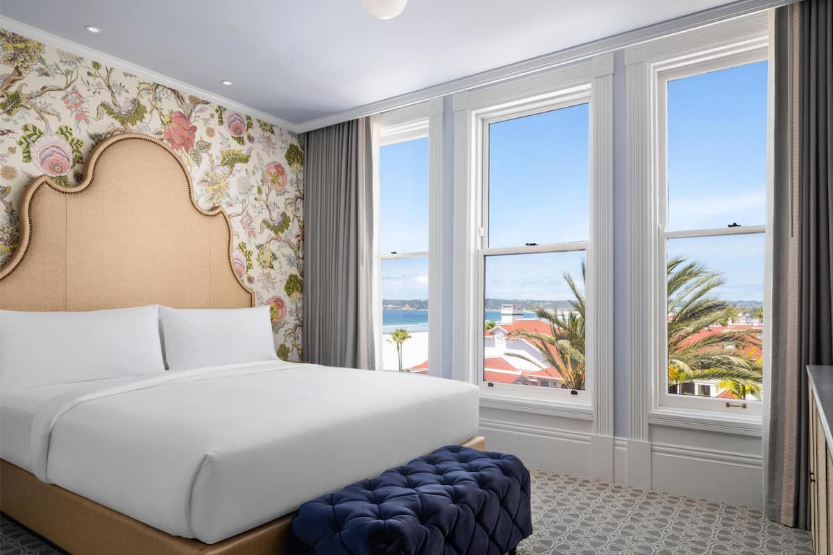 Premium bedding, in-room safe, iron/ironing board, free WiFi