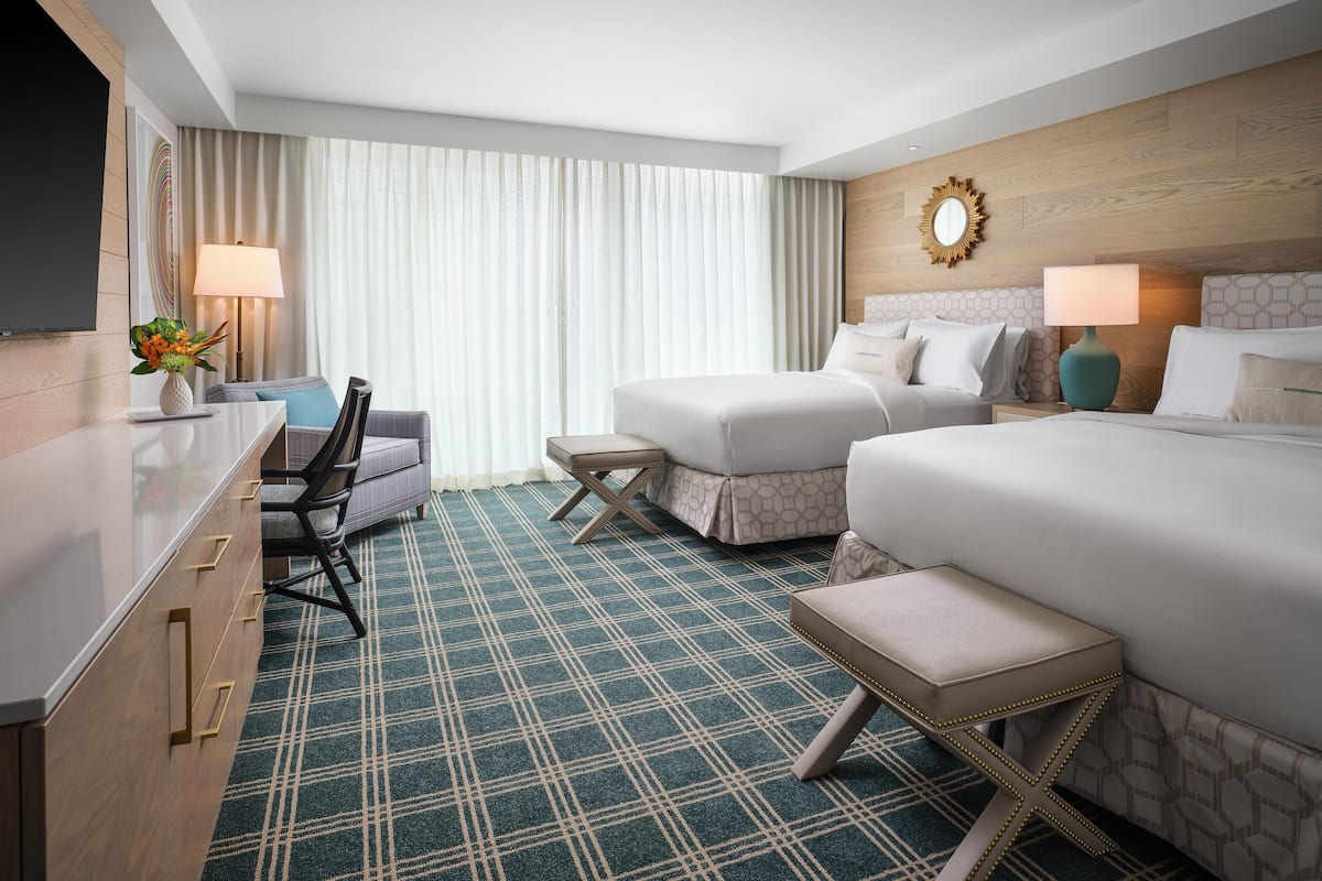 Premium bedding, in-room safe, iron/ironing board, free WiFi