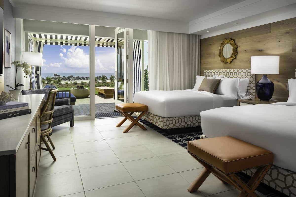 Premium bedding, in-room safe, iron/ironing board, free WiFi