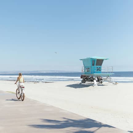 Private beach, sun loungers, beach umbrellas, beach towels