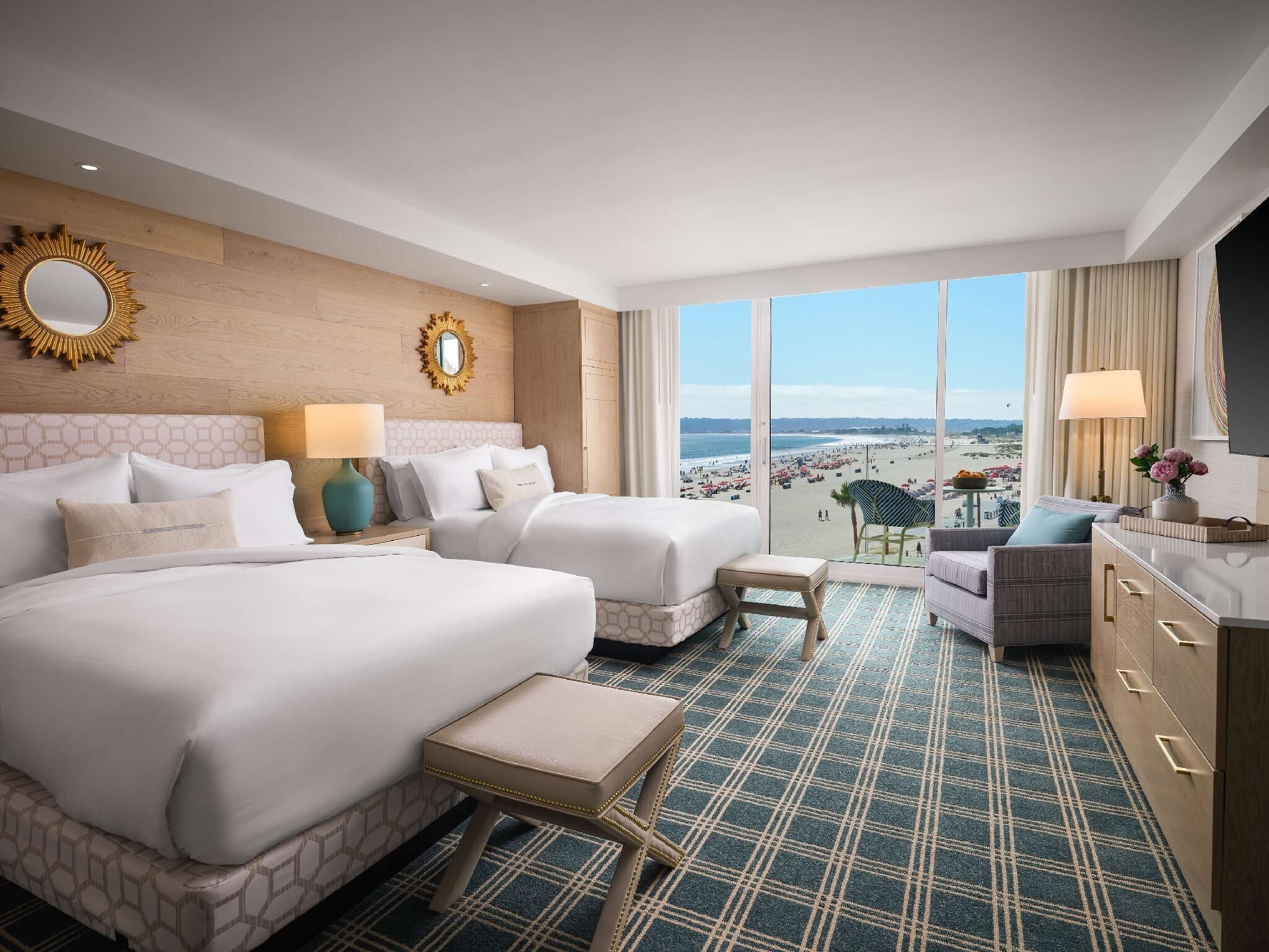 Premium bedding, in-room safe, iron/ironing board, free WiFi